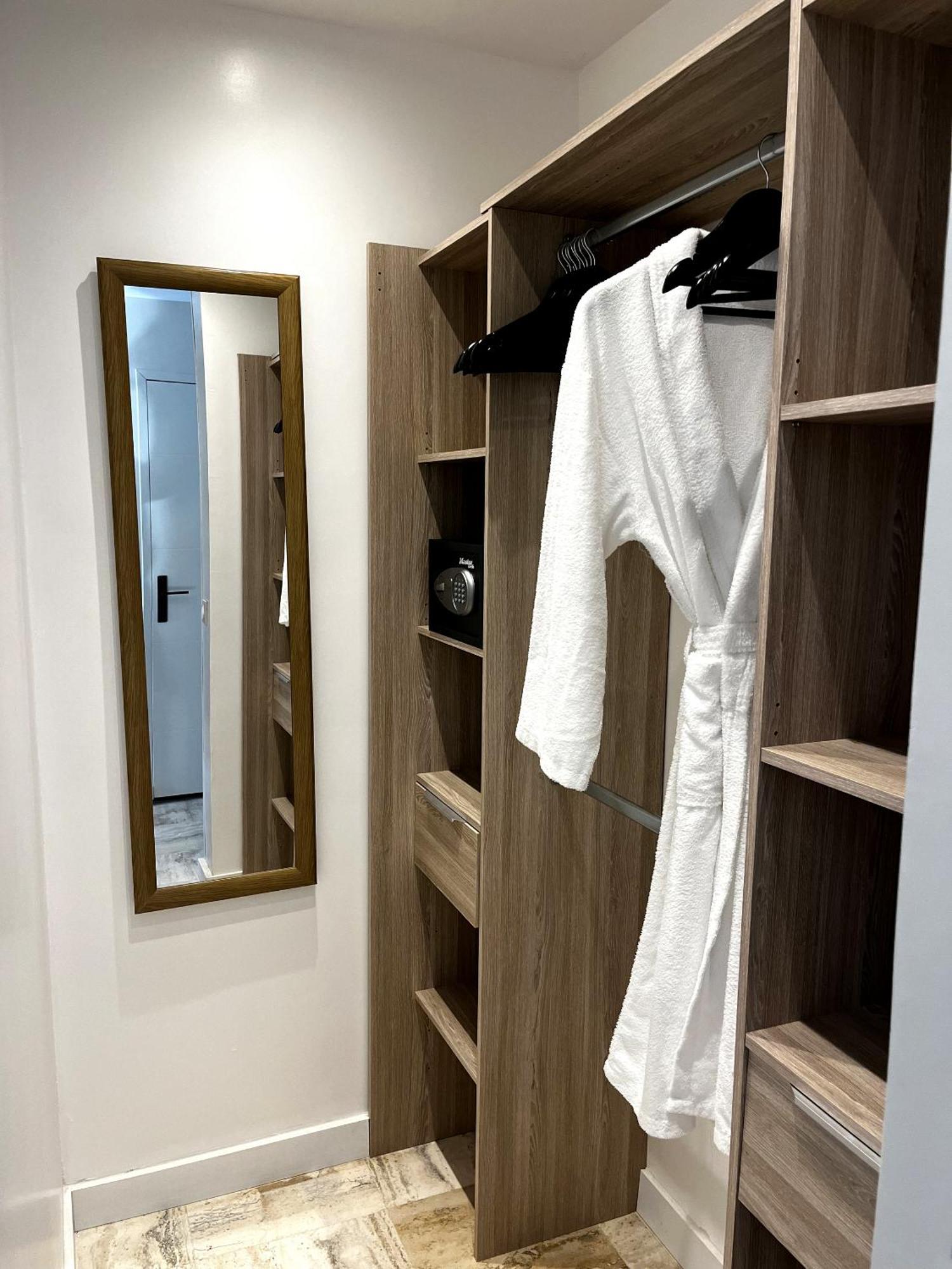 Pomme Cannelle Luxury Suites & Spa Orient Bay Pokoj fotografie